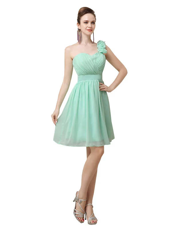 Popular One-shoulder Sweetheart Knee-Length Short Bridesmaid Dresses