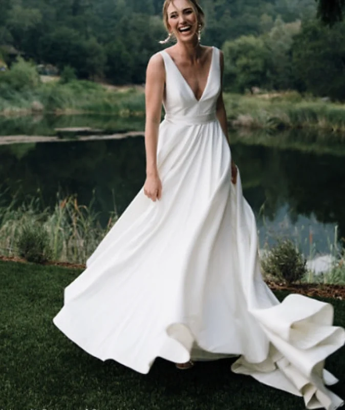 Charming V Neck Wedding Dresses Bridal Gown Long Length