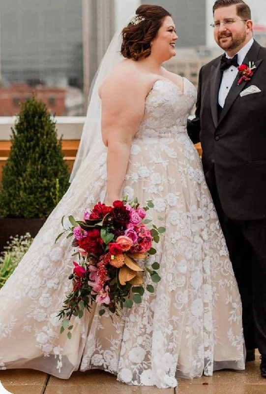 Plus Size Wedding Dresses Bridal Gown with Lace Flowers