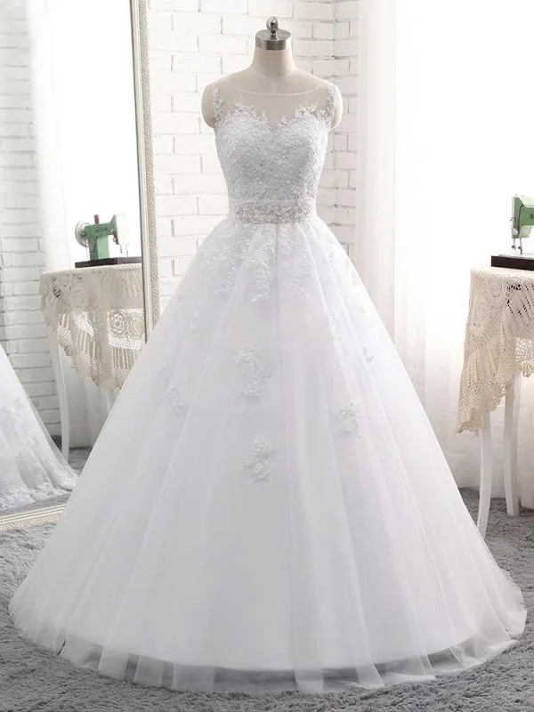 Elegant Lace-Up Ball Gown Wedding Dresses