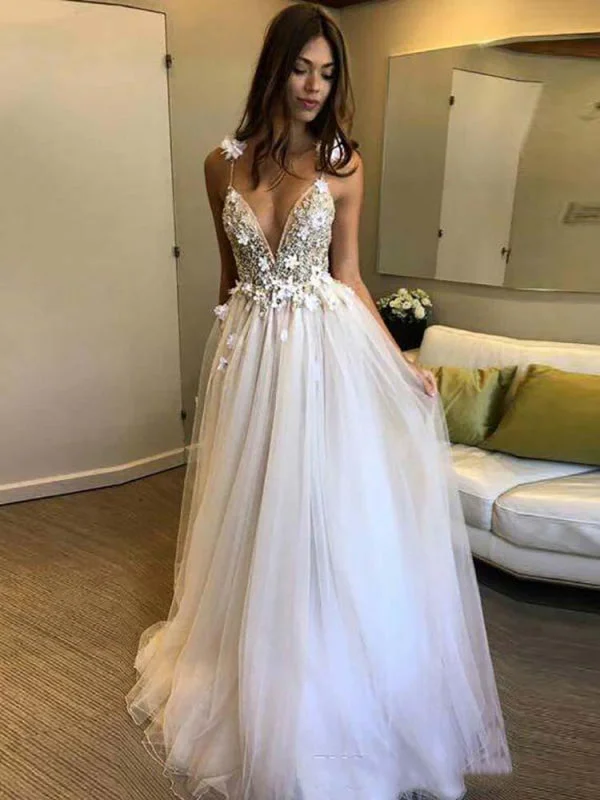 Gorgeous Deep V-neck Appliques Tulle Wedding Dresses