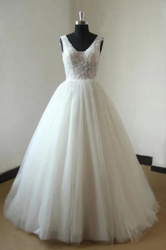 Bridelily Graceful Appliques Tulle A-line Wedding Dress